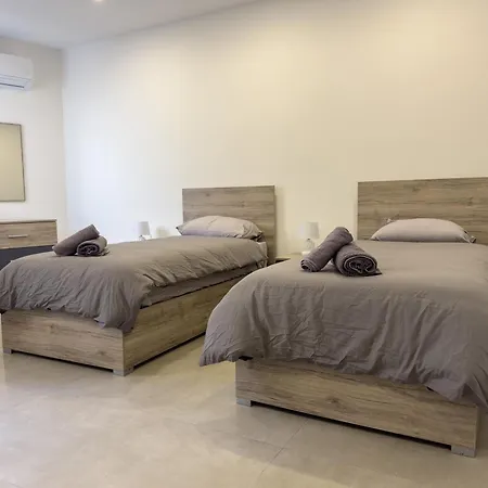 New 3-bedroom In - 5-minute Walk From The Airport *